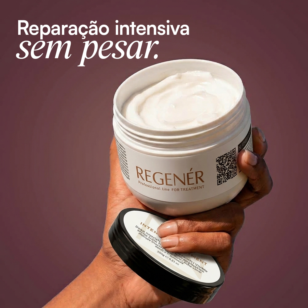 Máscara Regenér 250g aberta na mão: reparação intensiva sem pesar