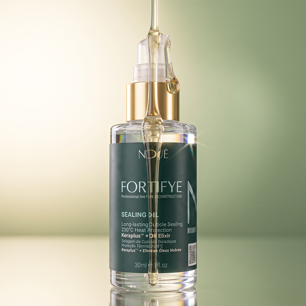 Sealing Oil Fortifye 30ml em detalhe, com o oleo escorrendo do conta-gotas