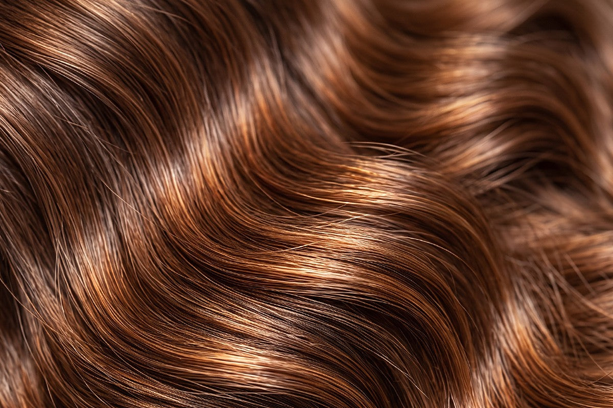 Cabelo grisalho alinhado e com brilho